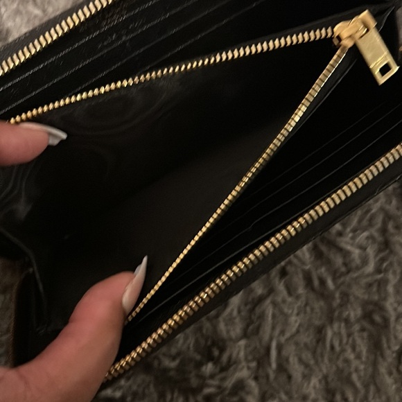 Great comdition ysl wallet 100% authentic ! - Picture 6 of 17